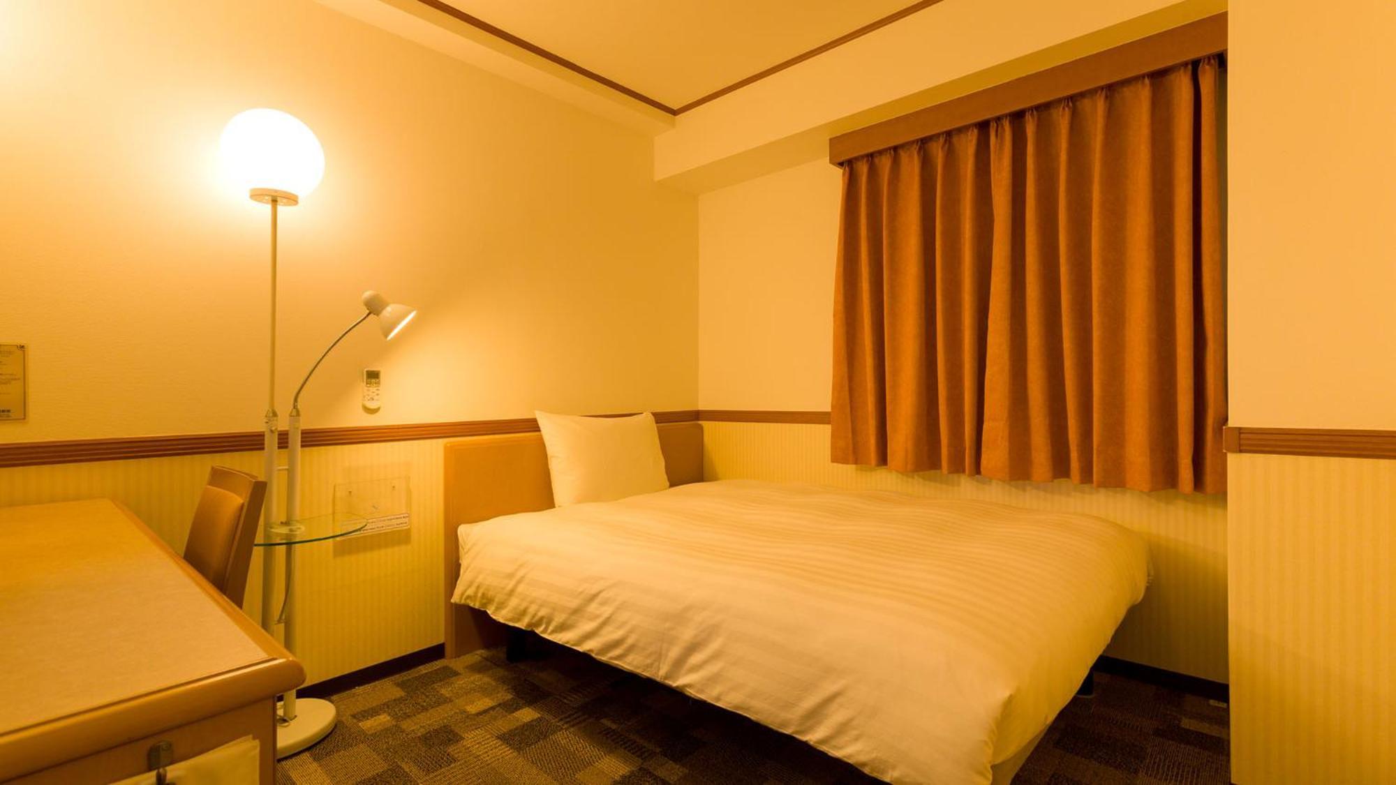 Toyoko Inn Nishitetsu Kurume Eki Higashi Guchi Zimmer foto